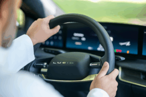 نقطة شحن السيارات الكهربائية للمنشآت التجارية والحكومية