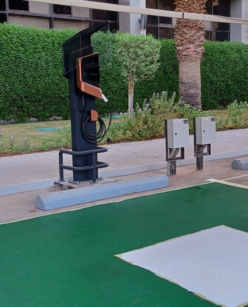 صفحة حلول شحن المركبات للمواقع الحكومية